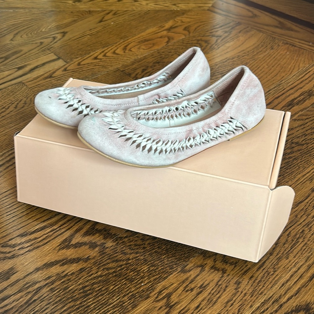 Girls pink and white twist slippers Bloch
**used**
